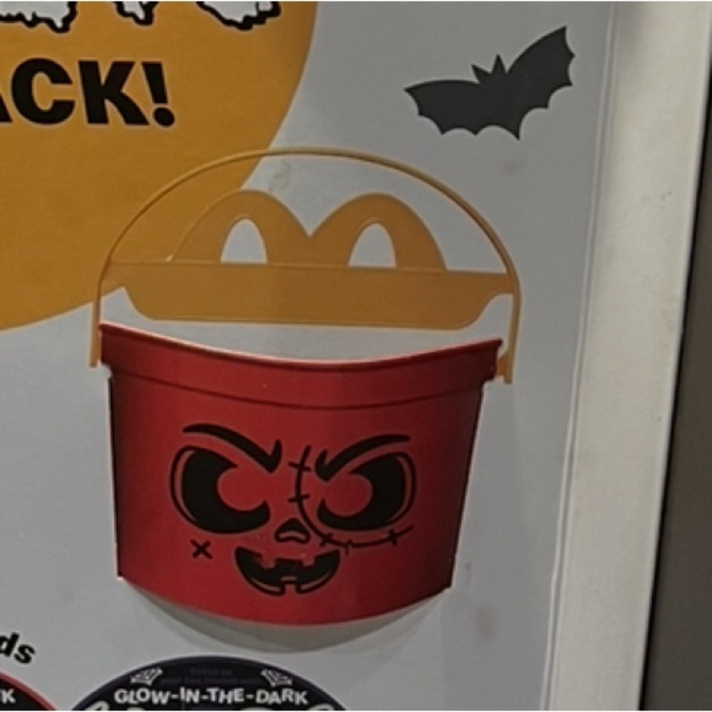 McDonald’s 2025 Zombie Boo Bucket